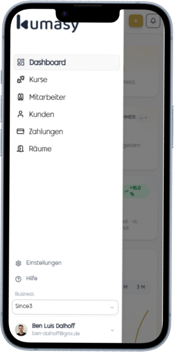 Kumasy Navigation auf dem iPhone: Dashboard, Kurse, Mitarbeiter, Kunden, Zahlungen und Räume